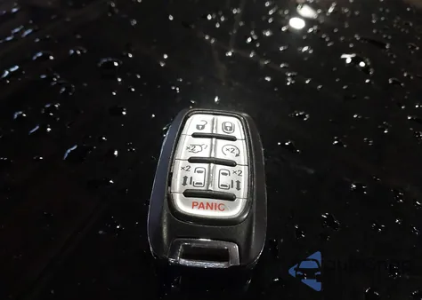 2019 Chrysler Pacifica Limited from USA, damaged, VIN 2C4RC1GG9KR528359